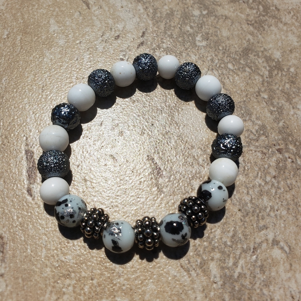 Bracelets - Picture 3 of 12
